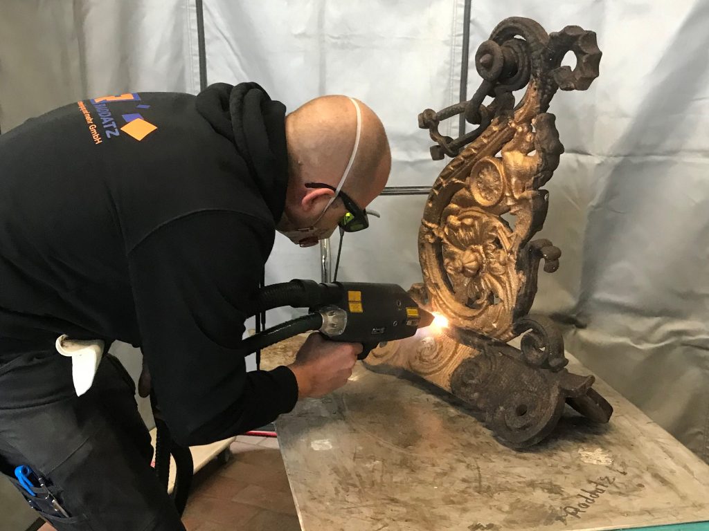 تمیزکاری لیزری سطوح زنگ زده دارای خوردگی رنگ خورده تهران ایران